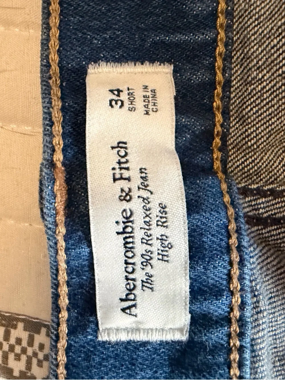 2 pairs of Abercrombie & Fitch Denim High-Rise Jeans - Picture 3 of 11